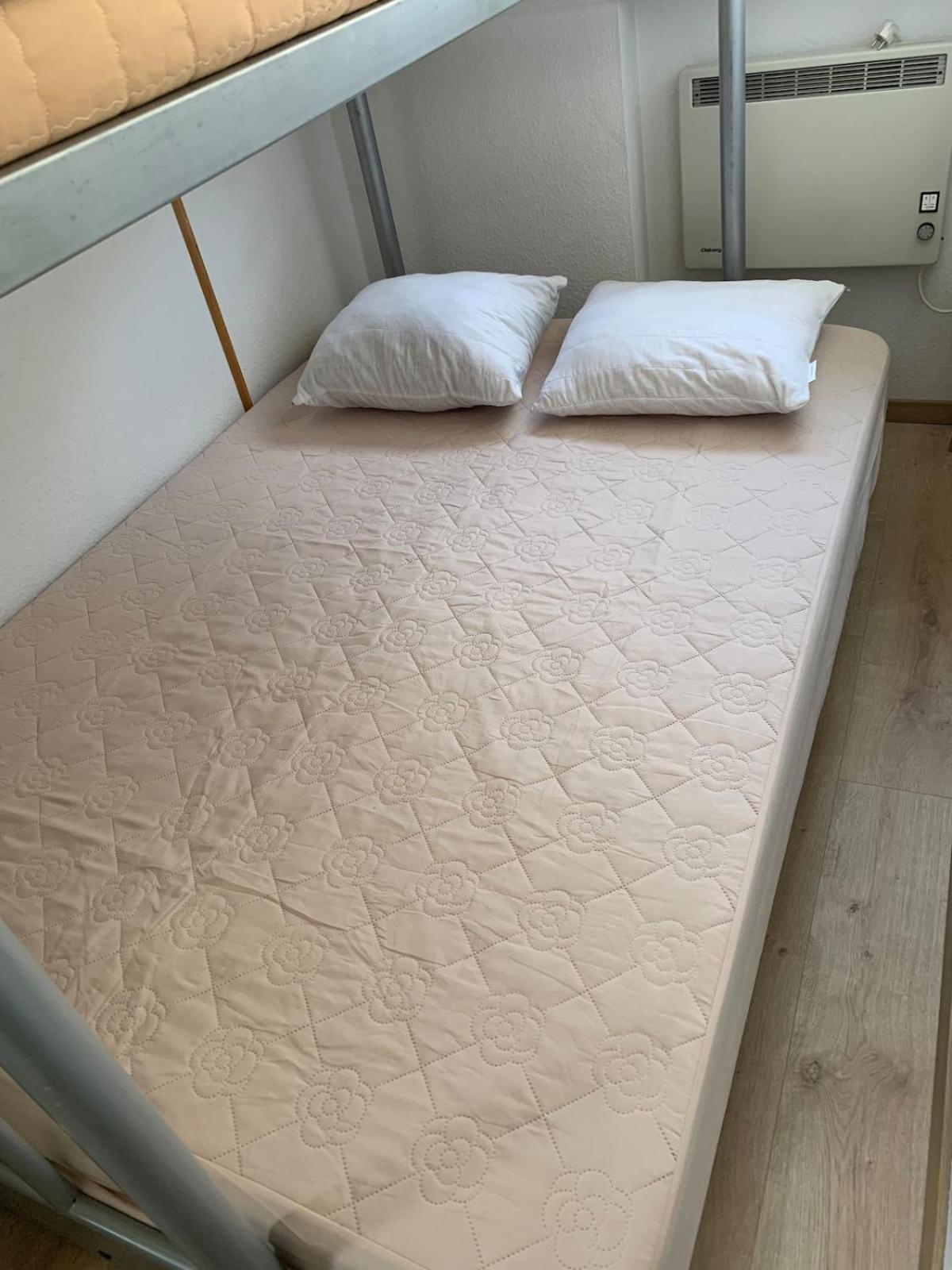 Pieck Mit Parkplatz Und Privater Garage Apartment